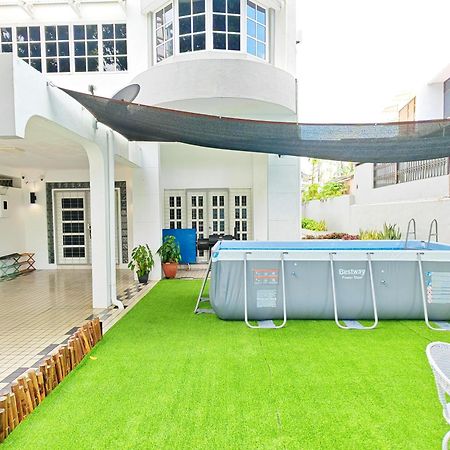 527 Beachhouse L 5 Bedroom With Swimming Pool - 3Min Walk To The Beach Tanjung Bungah  Exterior photo