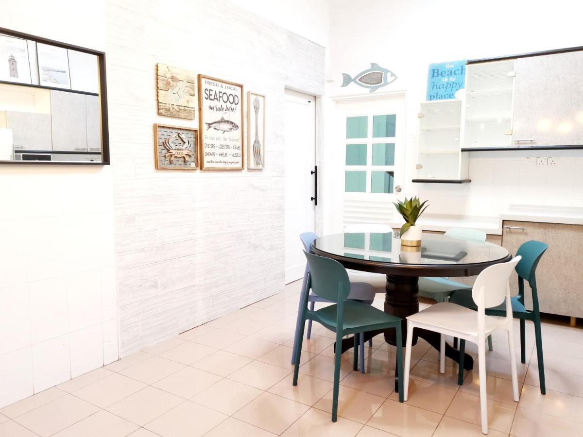 527 Beachhouse L 5 Bedroom With Swimming Pool - 3Min Walk To The Beach Tanjung Bungah  Exterior photo